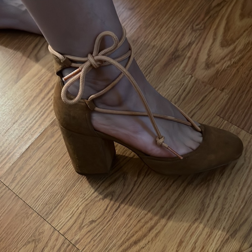 Aldo mustard yello chunky lace up heels